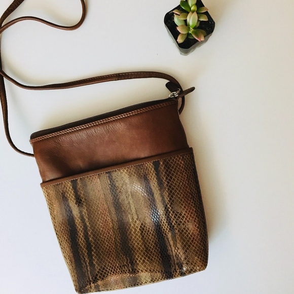 ili New York Handbags - Genuine leather crossbody | ili New York